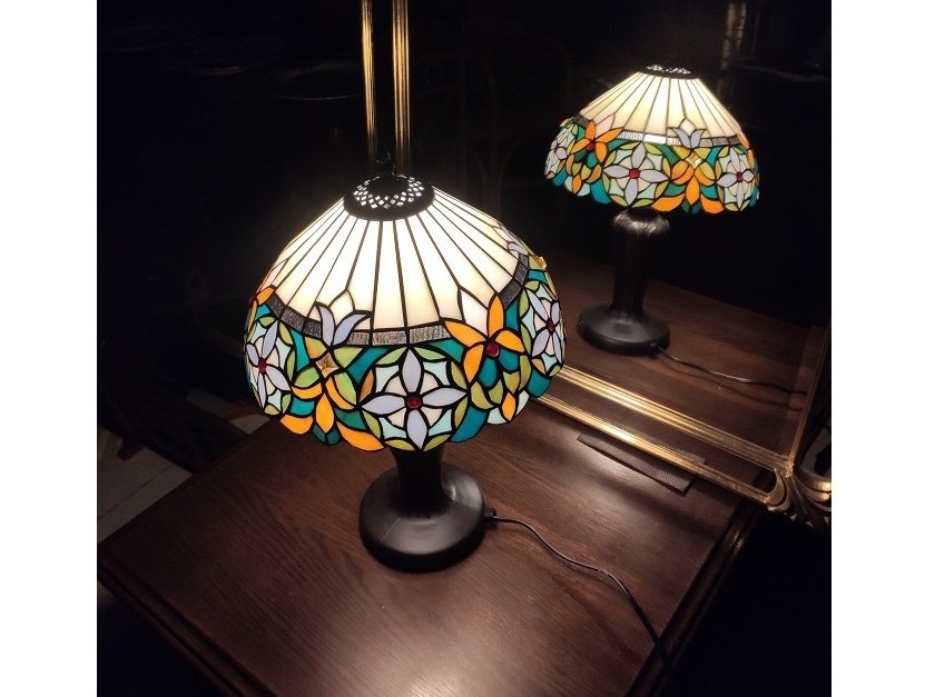 ART-9.Tiffany lampa