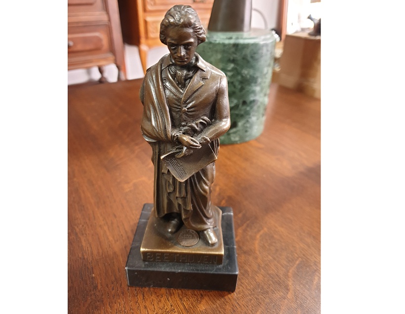 BR-15.Bronz Beethoven