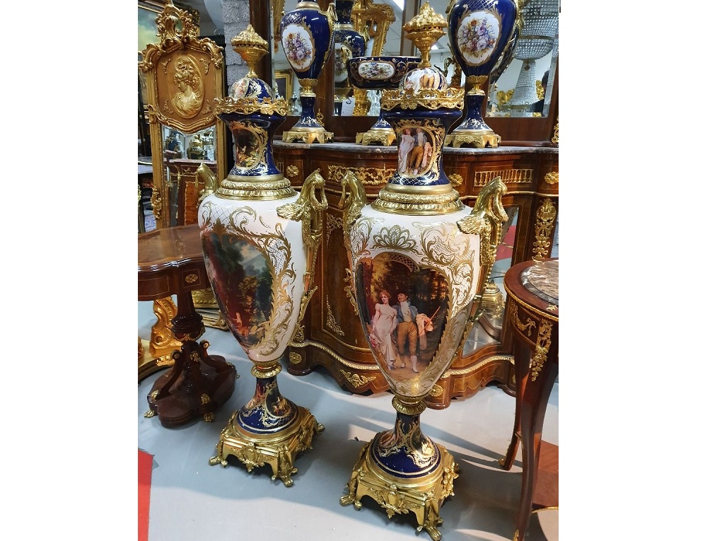412.Vázy bronz Lucret svetlá