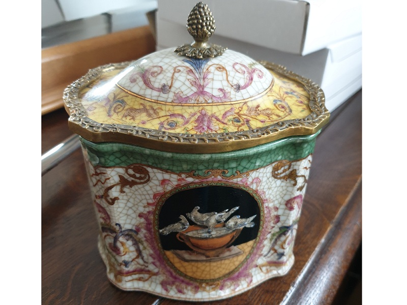 BR-18.Bronz porcelán