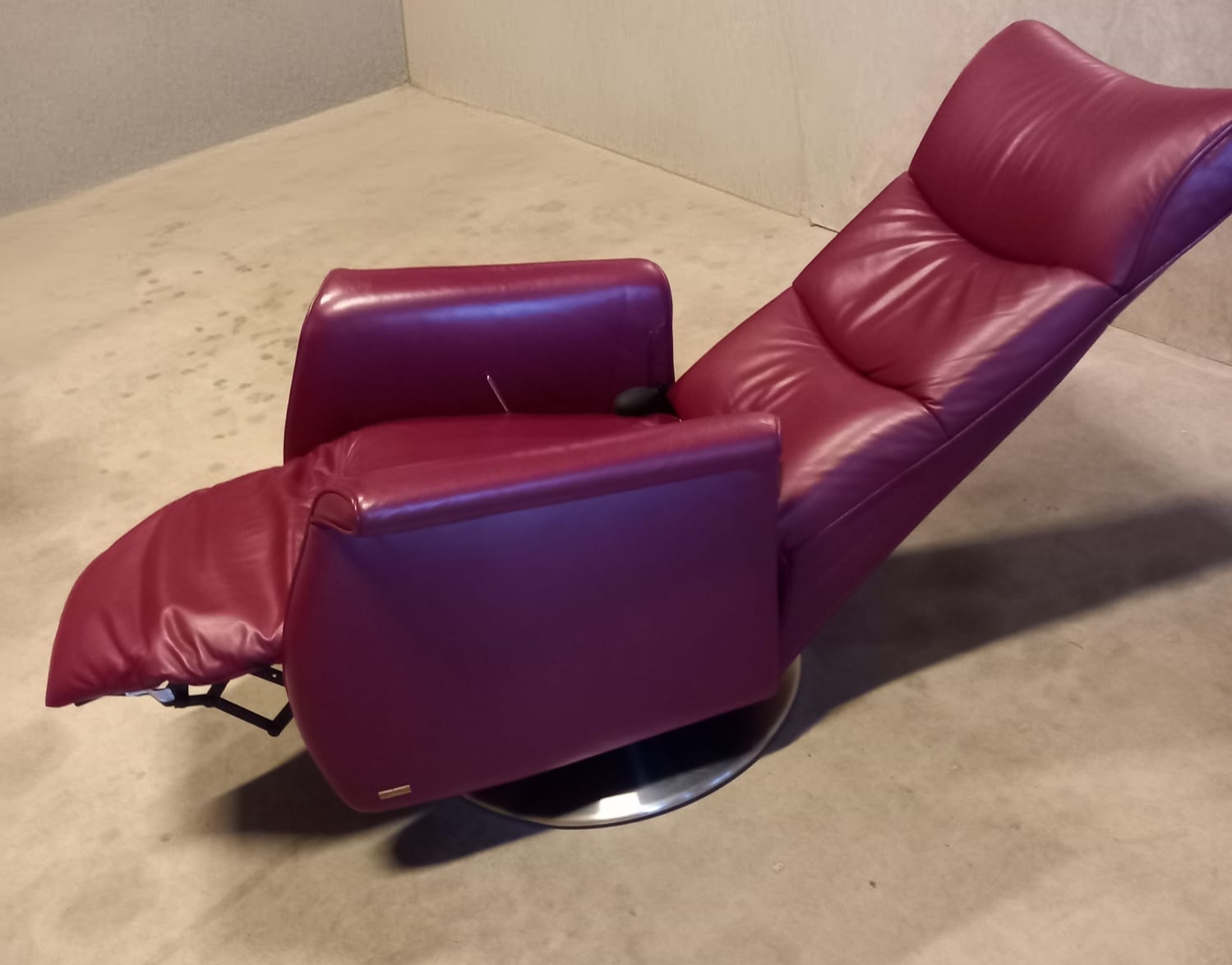B-95.Kožené kreslo relax