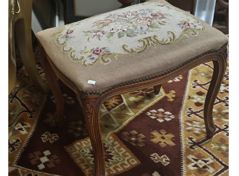 OB-354.Taburetka gobelin