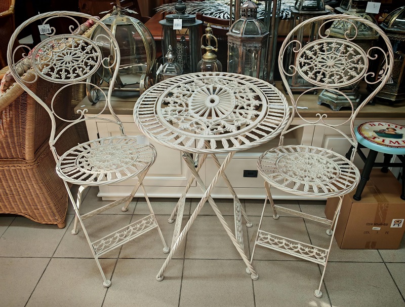 KB-20.Kovové sedenie