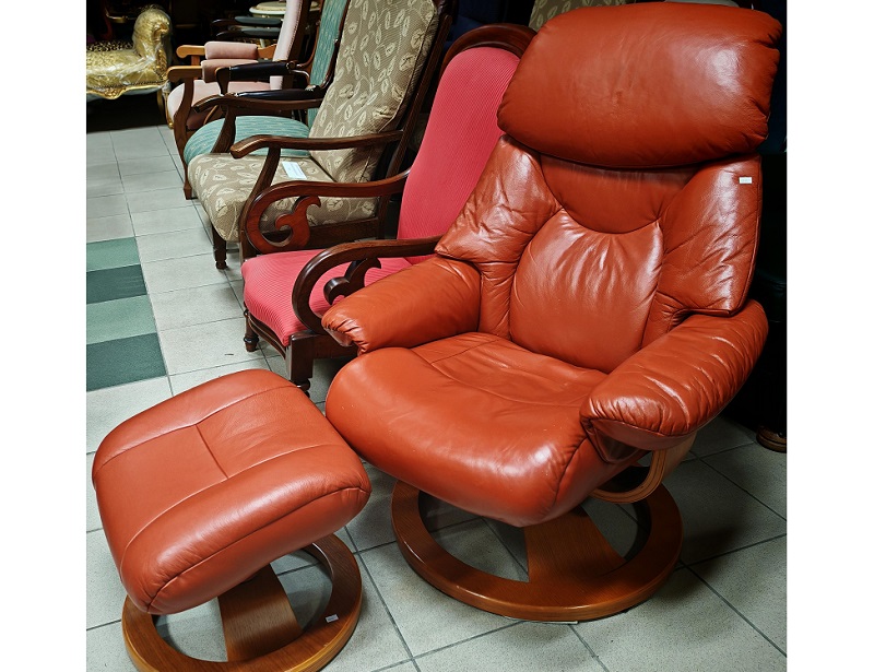 B-102.Kreslo polohovacie s podnožkou