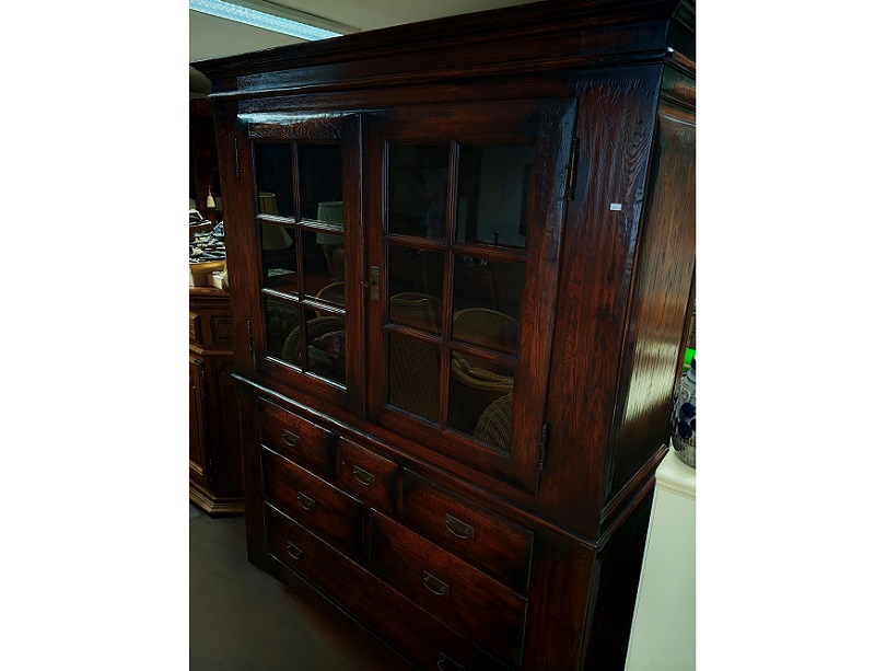 K-842.Vitrína mohutná celodubová