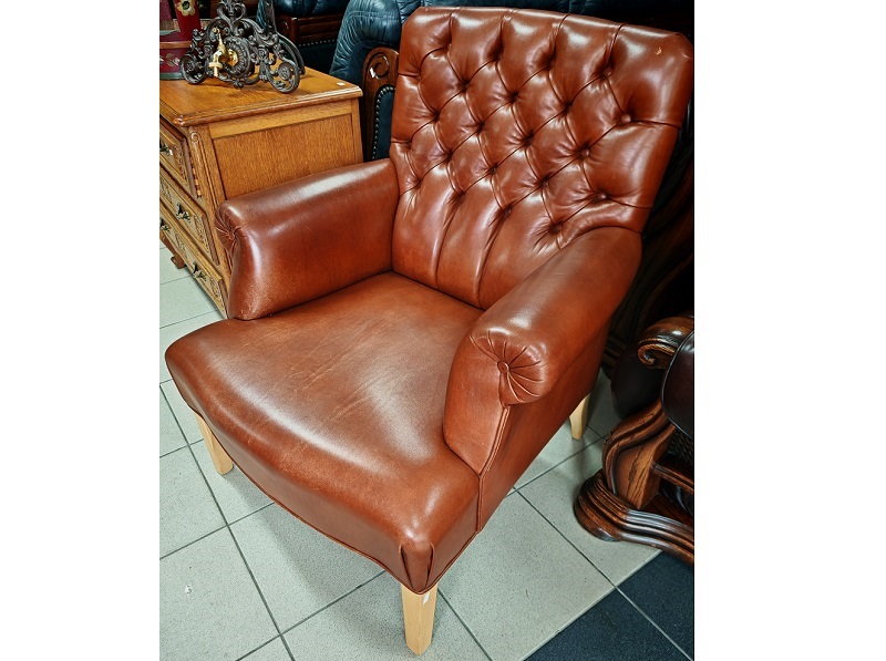 B-104.Kreslo chesterfield