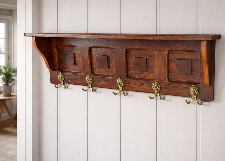 LL-124.Vešiak drevený