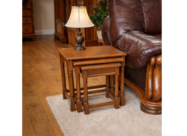 OB-457.Trojkombinacia stolíkov