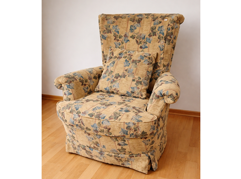 B-118. Kreslo celolátkové