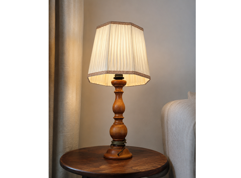 LL-147.Lampa drevená