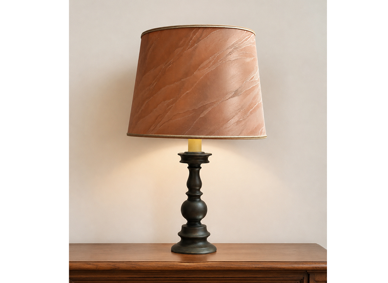 LL-144. Lampa mosadzná