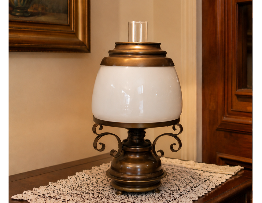 LL-134. Lampa mosadzná