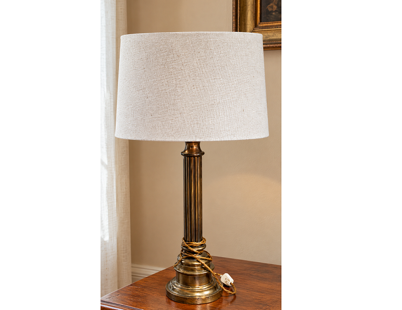 LL-158. Lampa mosadzná